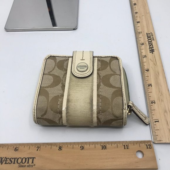 COACH Leather Cream Tan Rectangular Wallet - Picture 4 of 7